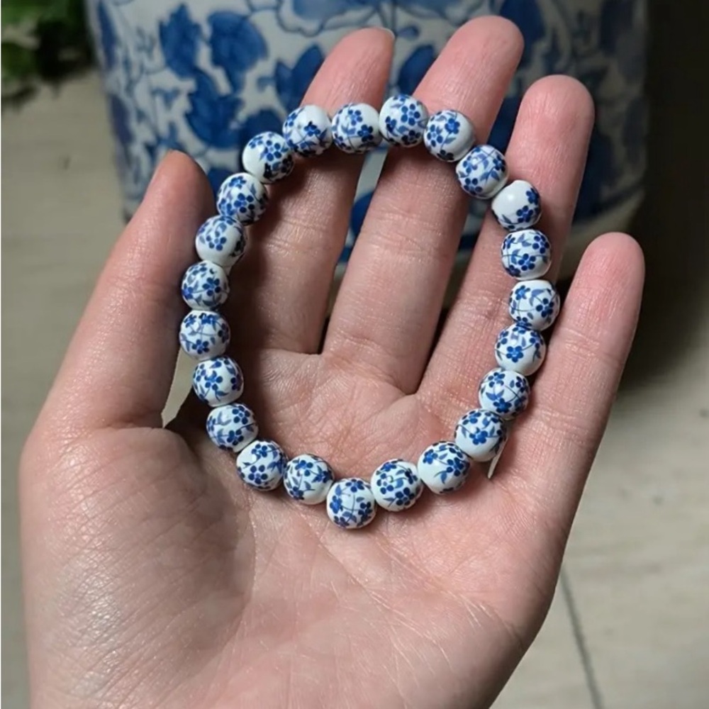 New! Porcelain Blue and White Floral Stretch Bead Bracelet.